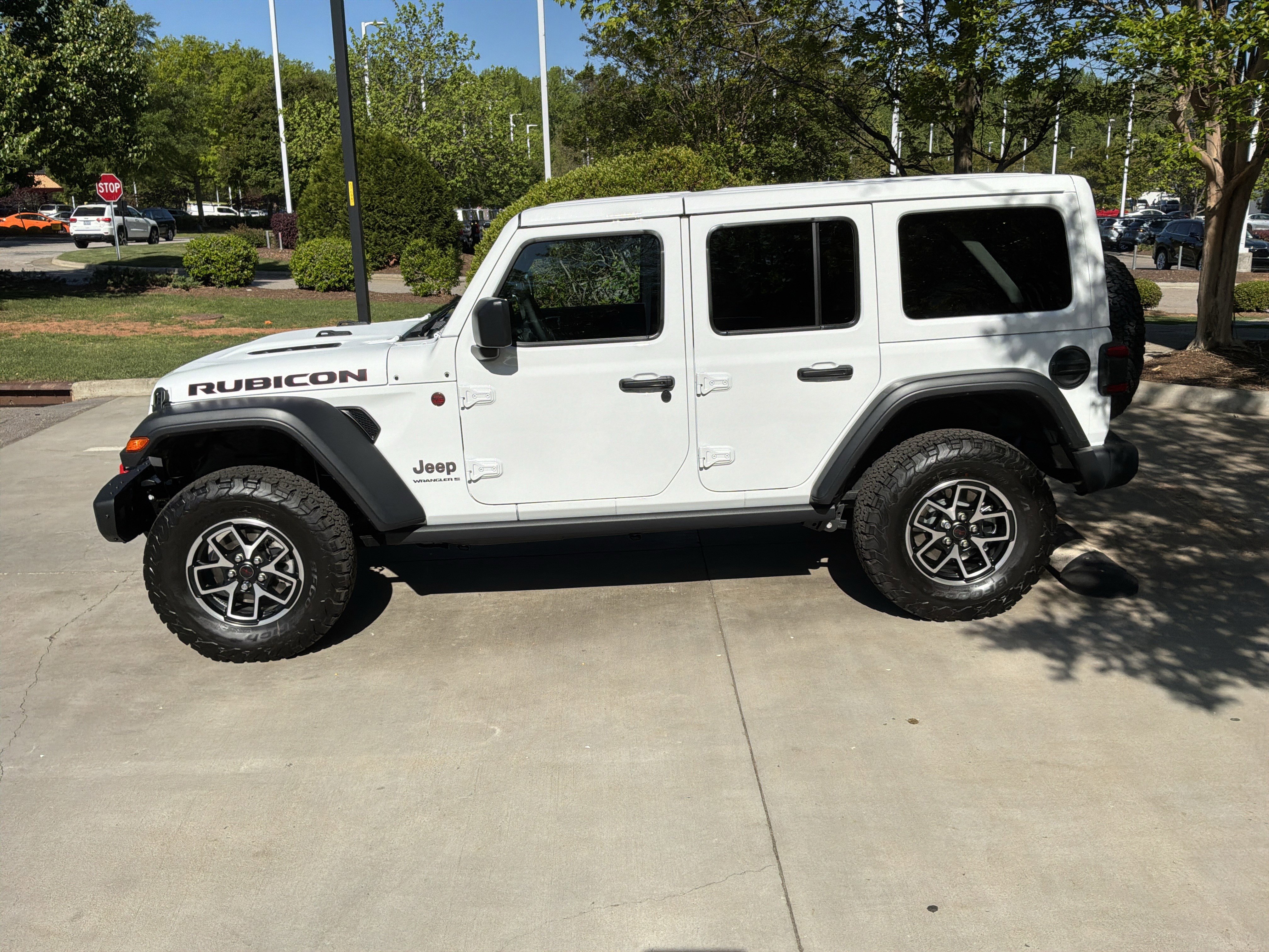Used 2026 Jeep Wrangler Unlimited Rubicon w/ Safety Group AWD/4WD image 7