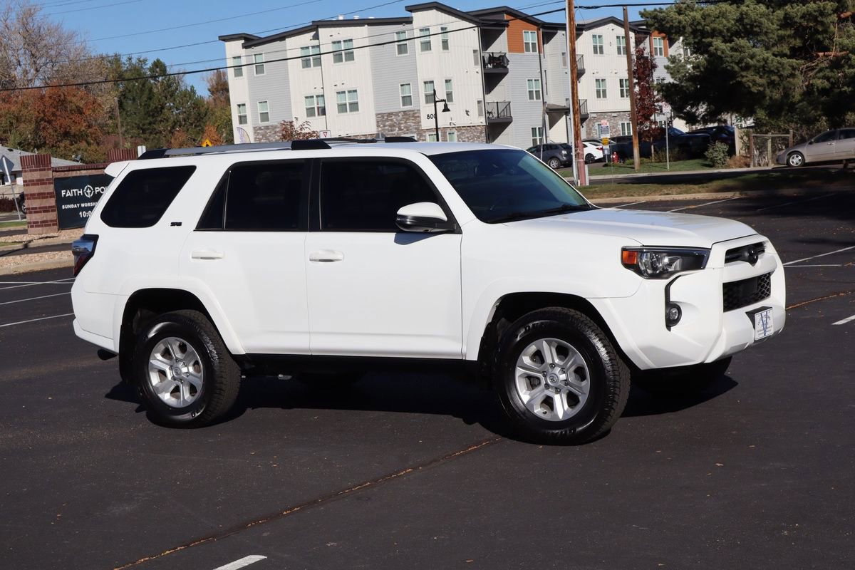 Used 2022 Toyota 4Runner SR5 Premium image 2