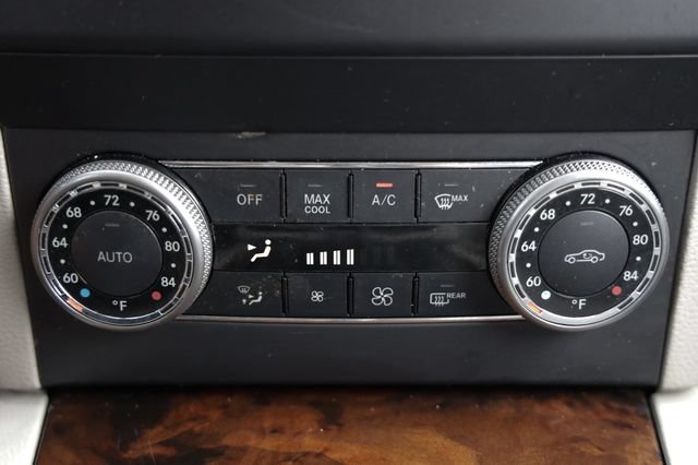 Used 2010 Mercedes-Benz GLK 350 2WD w/ Multimedia Pkg image 34