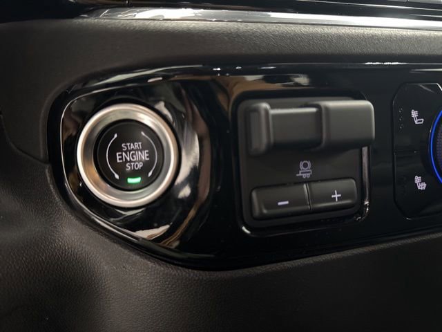 Used 2025 Chevrolet Silverado 1500 LT image 16