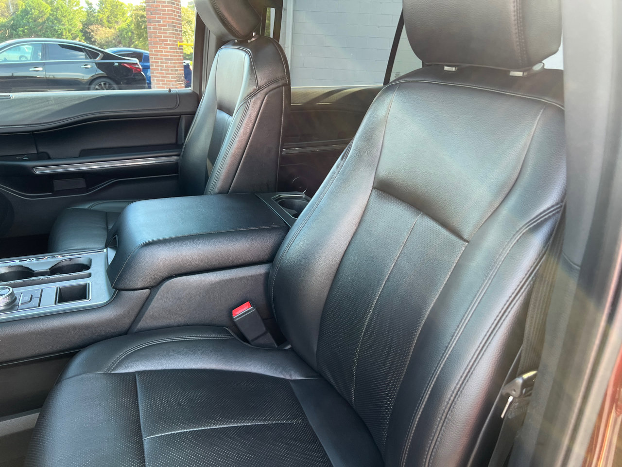 Used 2020 Ford Expedition XLT w/ Equipment Group 202A image 11