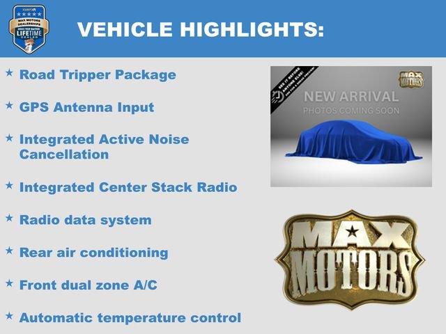 Used 2024 Chrysler Pacifica Touring-L w/ Road Tripper Package AWD/4WD image 3