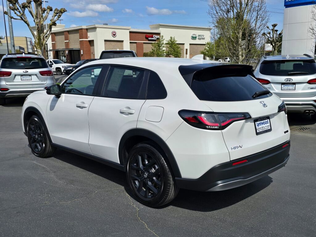 Certified 2025 Honda HR-V Sport image 15
