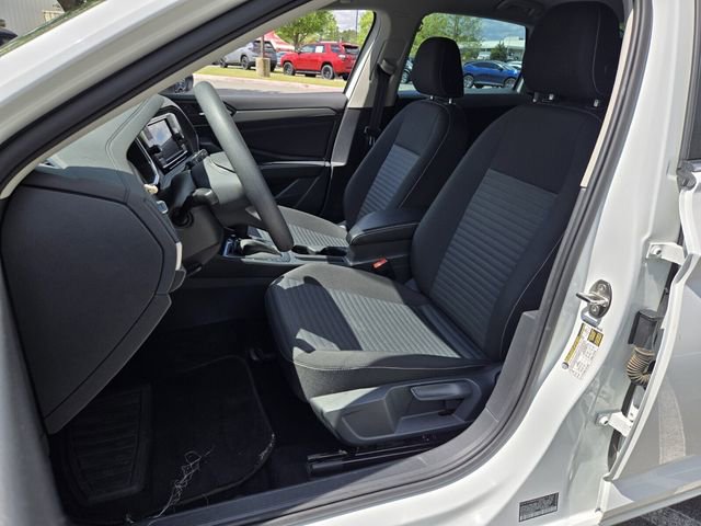 Used 2022 Volkswagen Jetta S image 9