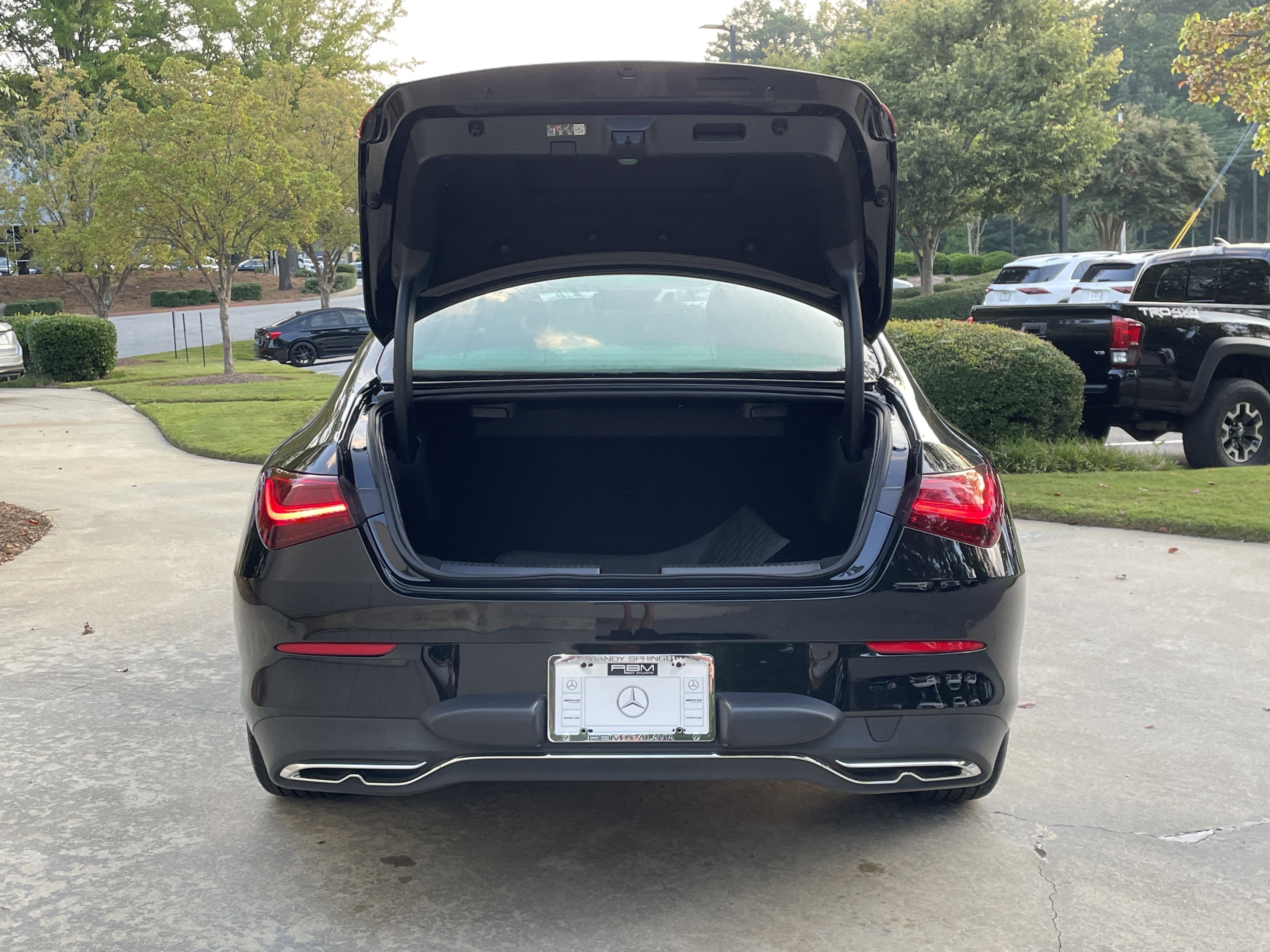 Used 2025 Mercedes-Benz CLA 250 4MATIC w/ Exclusive Package image 9