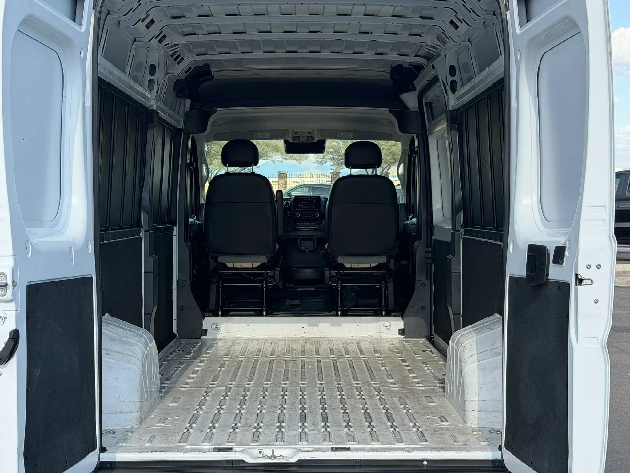 Used 2023 RAM ProMaster 2500 FWD image 16