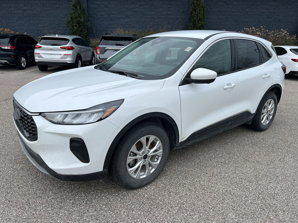 Used 2023 Ford Escape Active w/ Tech Pack #2 image 3