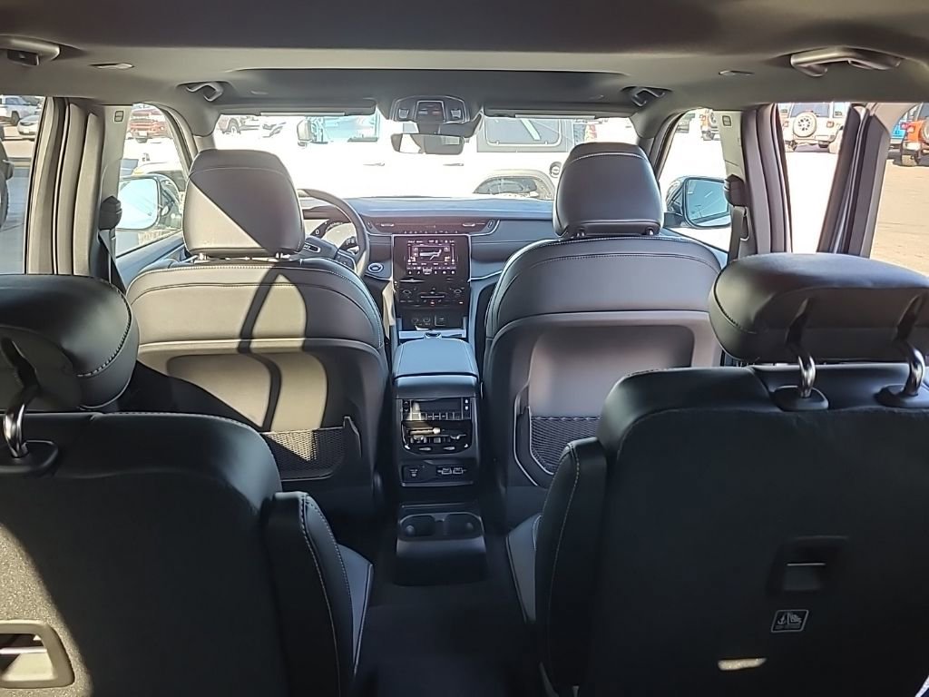 New 2025 Jeep Grand Cherokee L Altitude image 33