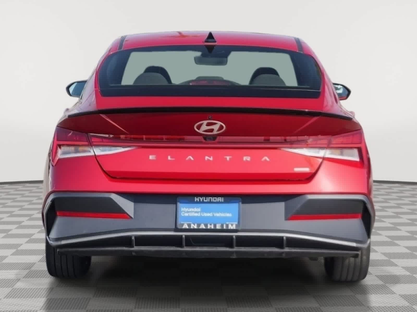 Used 2025 Hyundai Elantra SEL FWD image 8