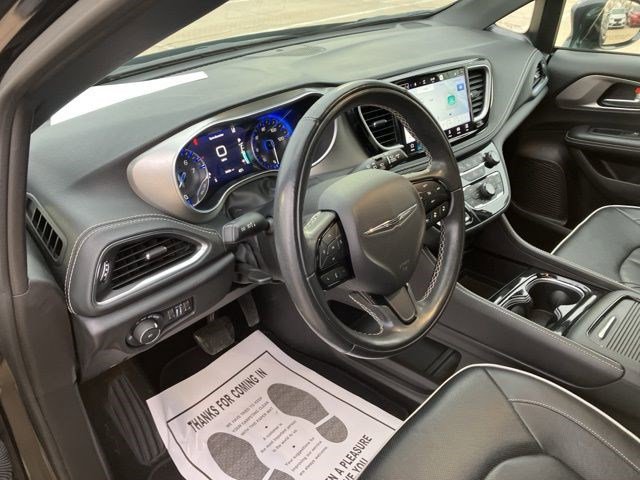 Certified 2022 Chrysler Pacifica Limited w/ S Appearance Package image 13
