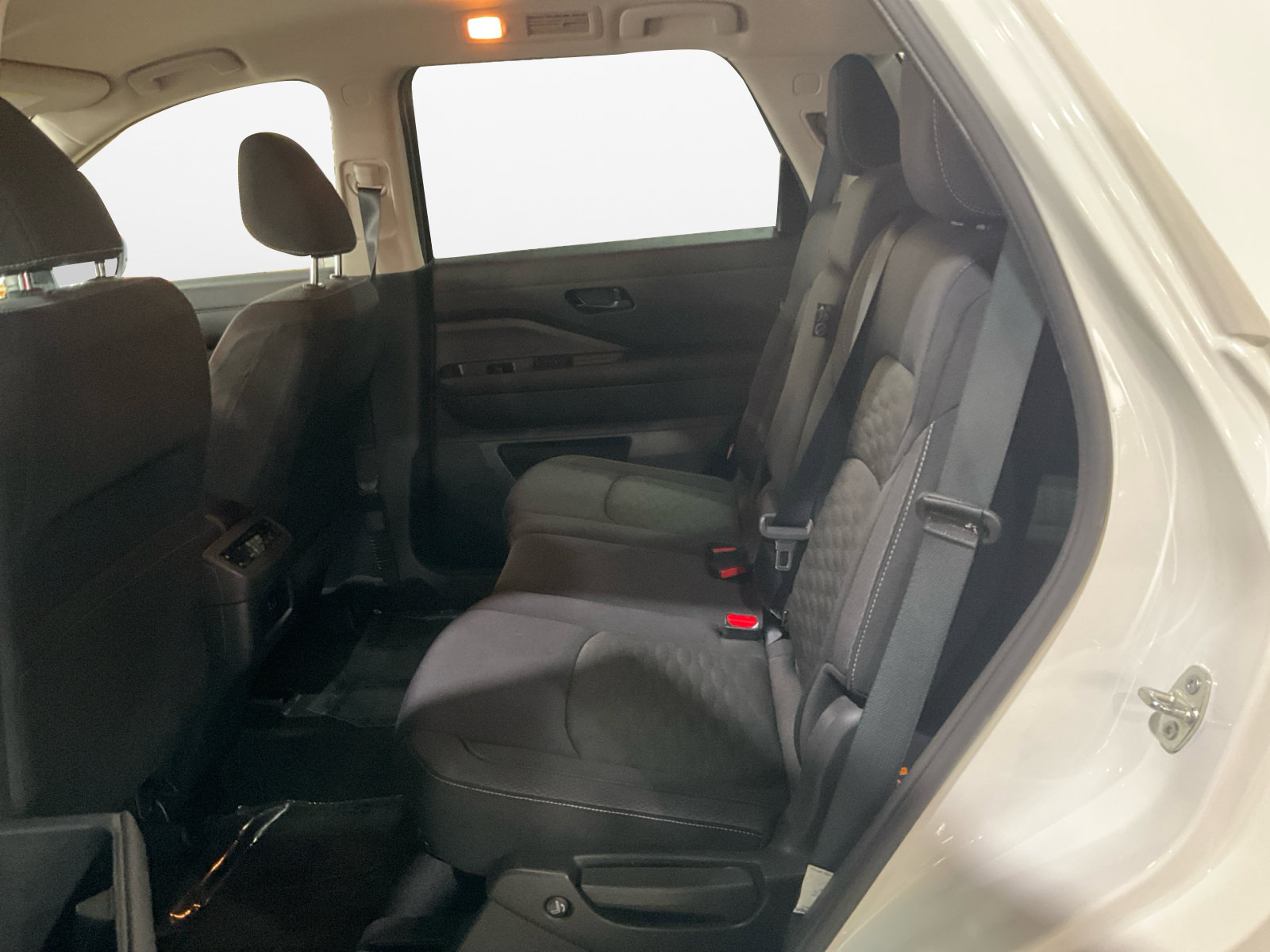 Used 2024 Nissan Pathfinder SV AWD/4WD image 15