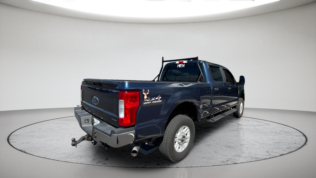 Used 2017 Ford F250 XL w/ STX Appearance Package AWD/4WD image 4