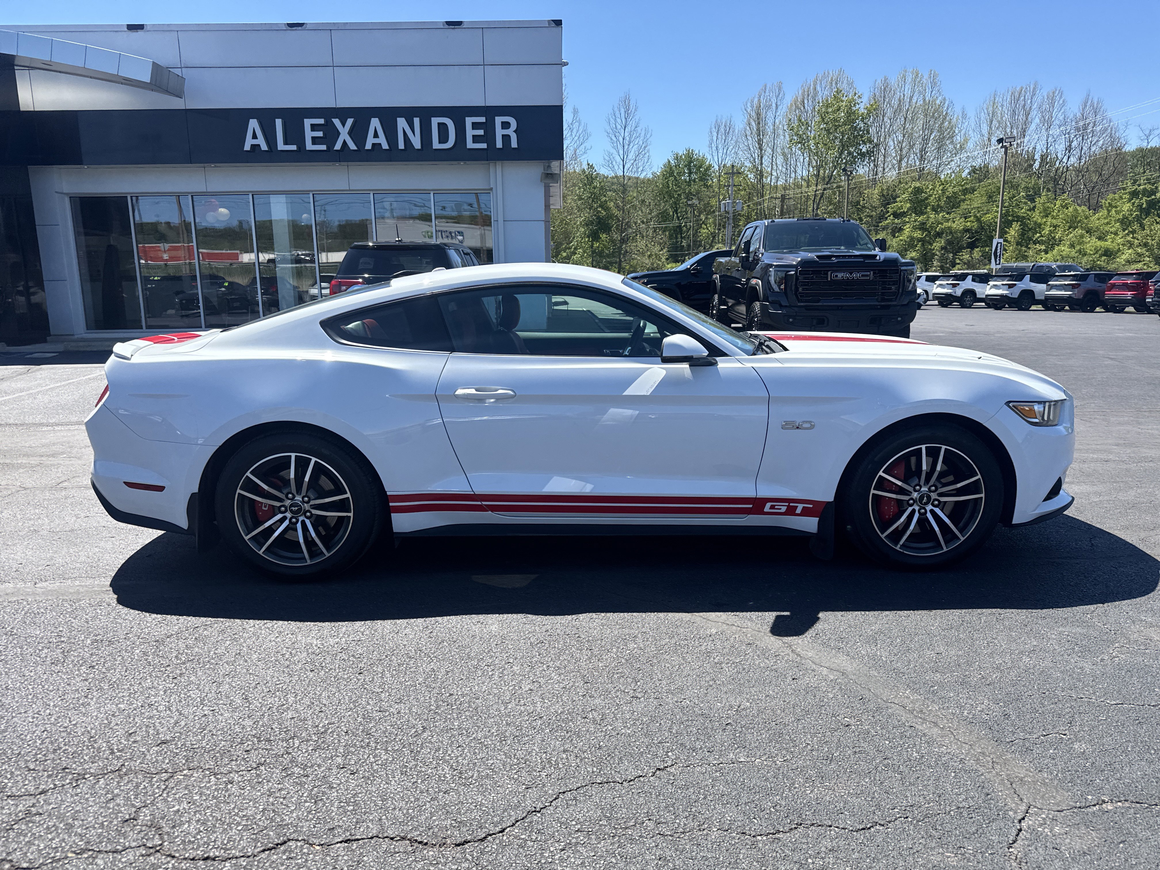 Used 2017 Ford Mustang GT Premium w/ Equipment Group 401A RWD image 2