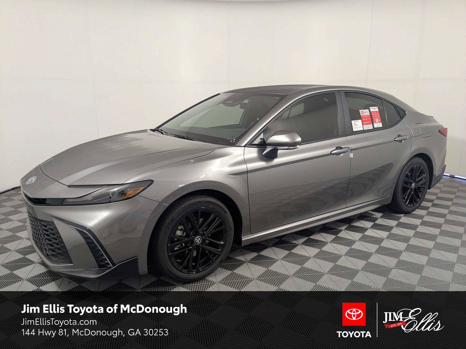 New 2026 Toyota Camry SE FWD image 1