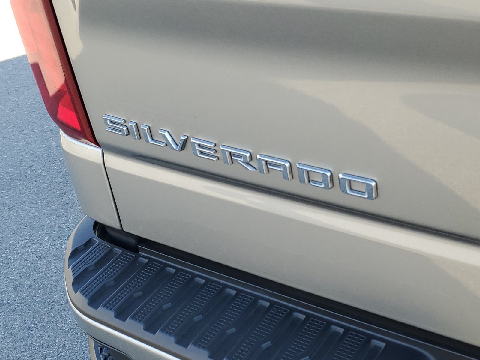Used 2024 Chevrolet Silverado 1500 High Country AWD/4WD image 7