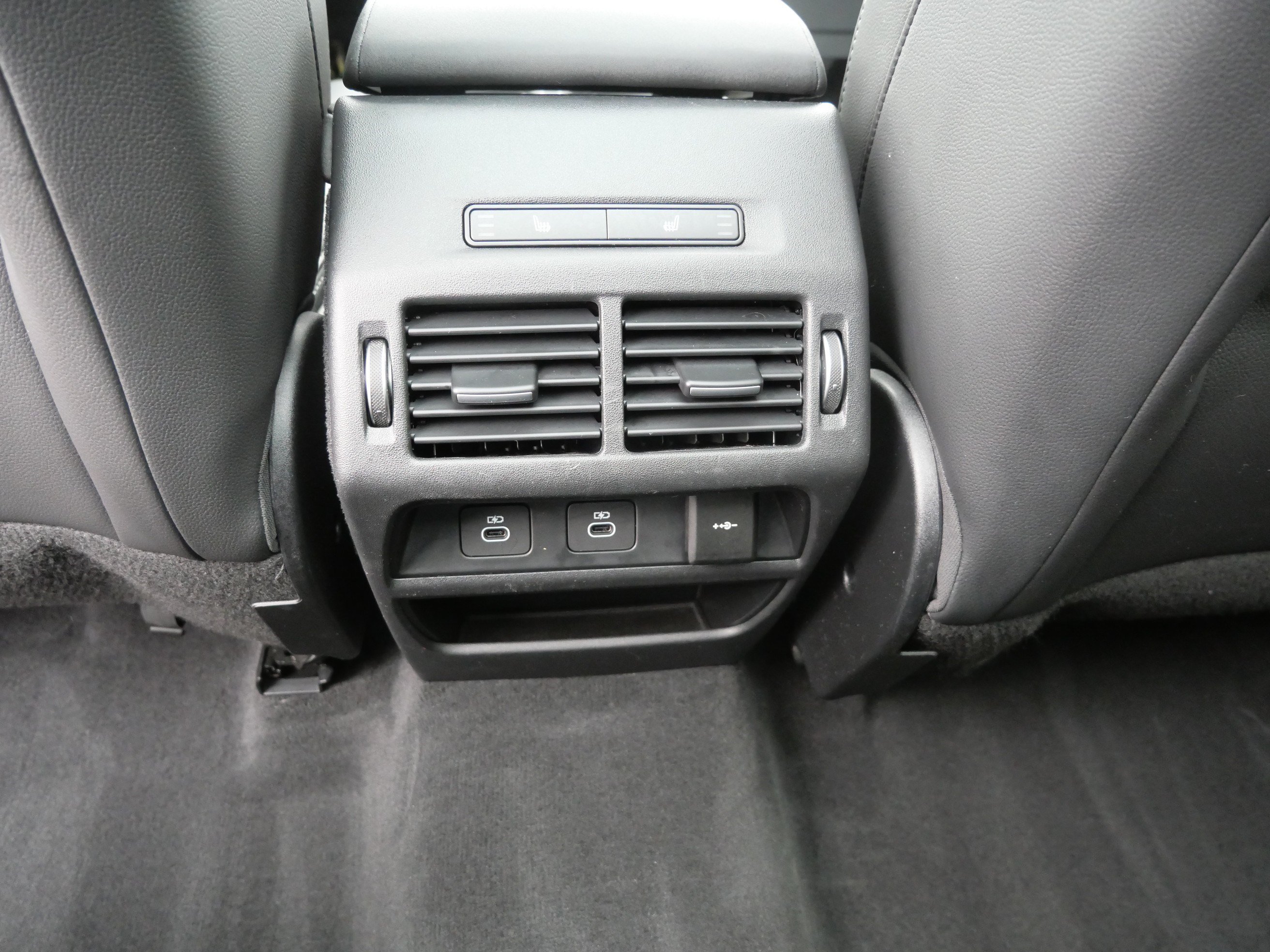 Certified 2024 Land Rover Discovery Sport Dynamic SE AWD/4WD image 17