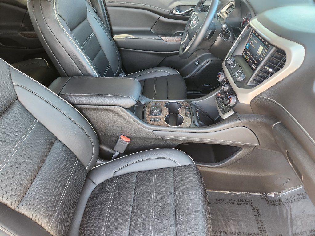 Used 2023 GMC Acadia Denali w/ Denali Technology Package AWD/4WD image 5