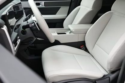 New 2026 Hyundai Santa Fe SE image 7