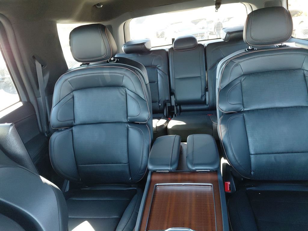 New 2025 Lincoln Navigator Black Label image 20