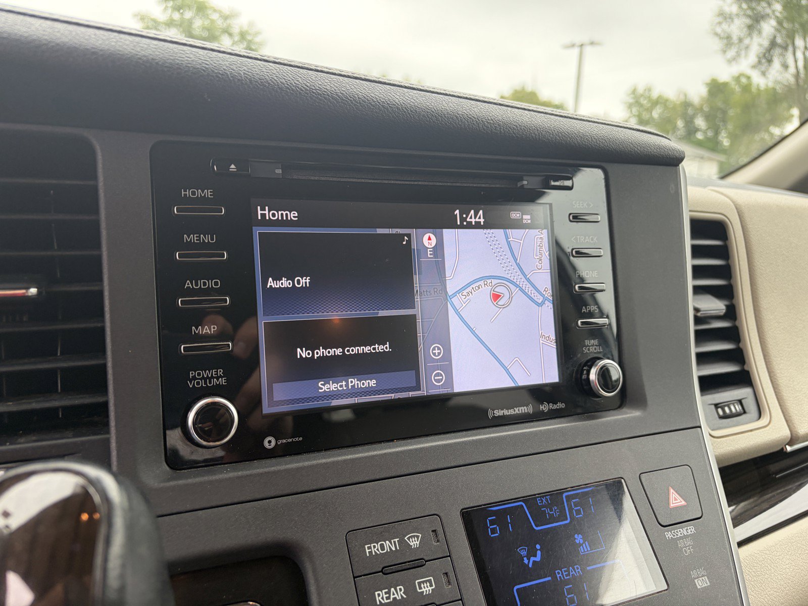 Used 2020 Toyota Sienna XLE w/ XLE Navigation Package AWD/4WD image 18
