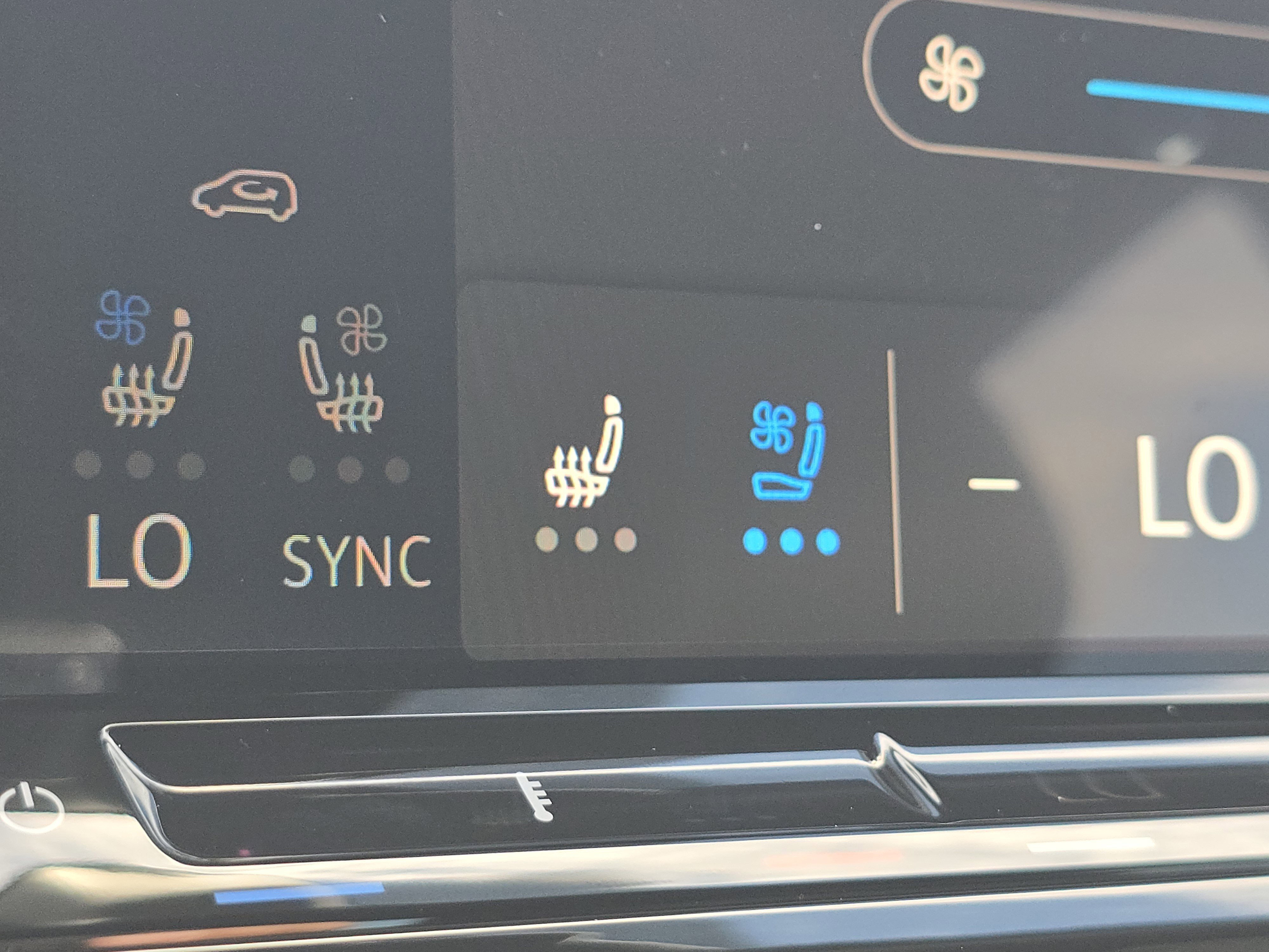 New 2026 Volkswagen Atlas Cross Sport SE image 11