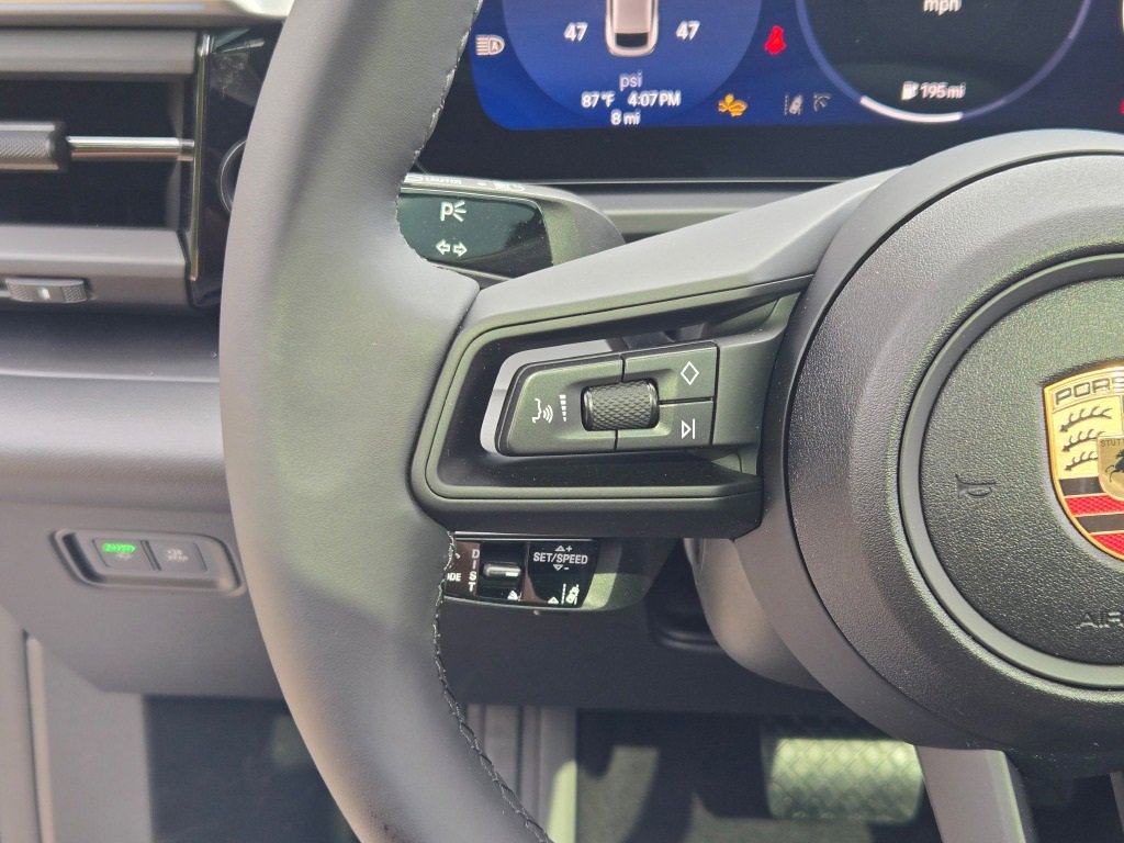 New 2025 Porsche Macan 4 Electric image 28