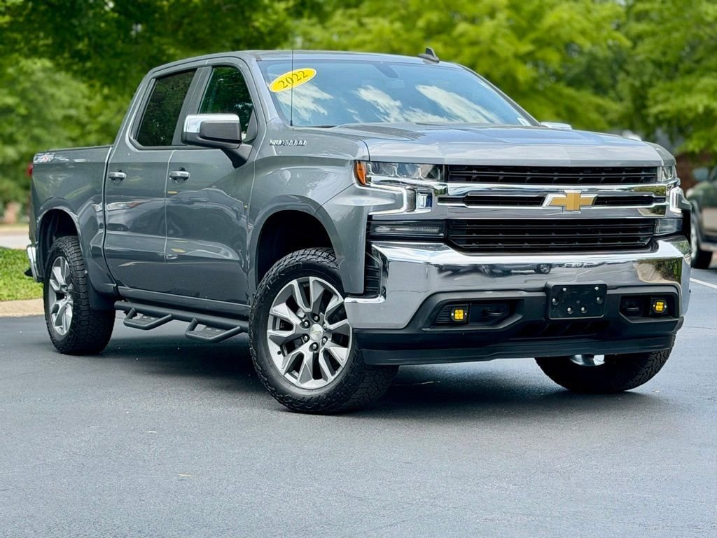 Used 2022 Chevrolet Silverado 1500 LT AWD/4WD image 2