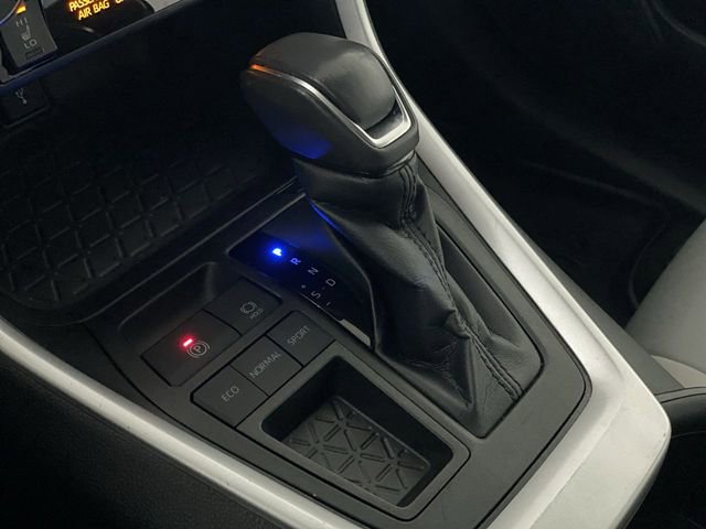 Used 2022 Toyota RAV4 XLE Premium image 21