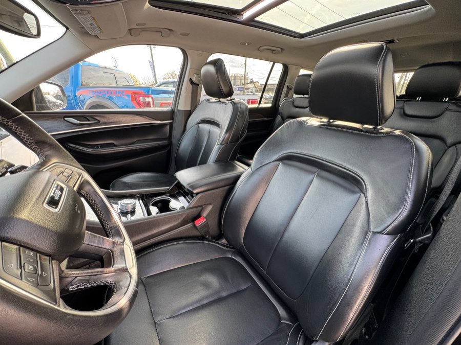 Used 2021 Jeep Grand Cherokee L Limited AWD/4WD image 22