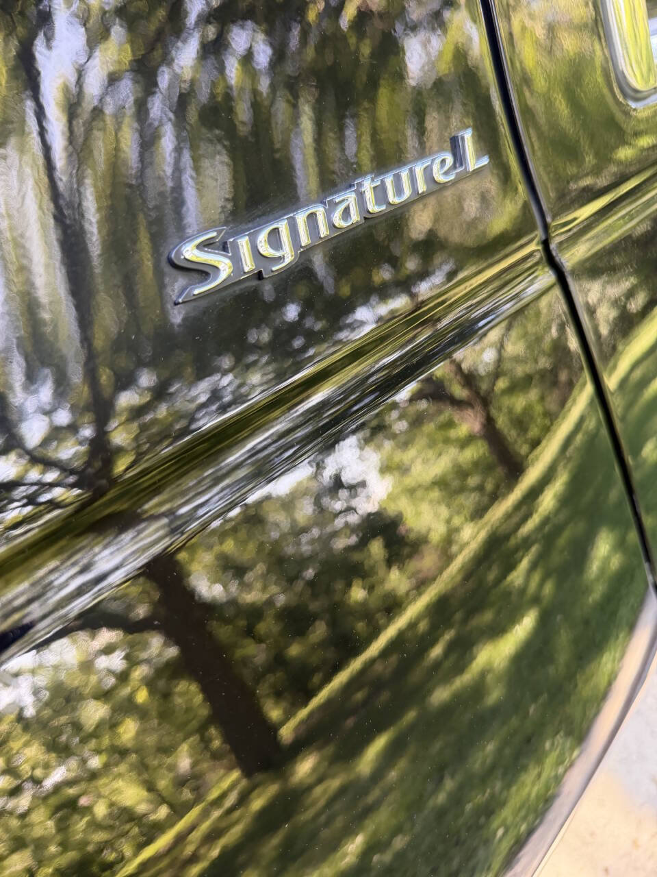 Used 2006 Lincoln Town Car Signature L RWD image 21