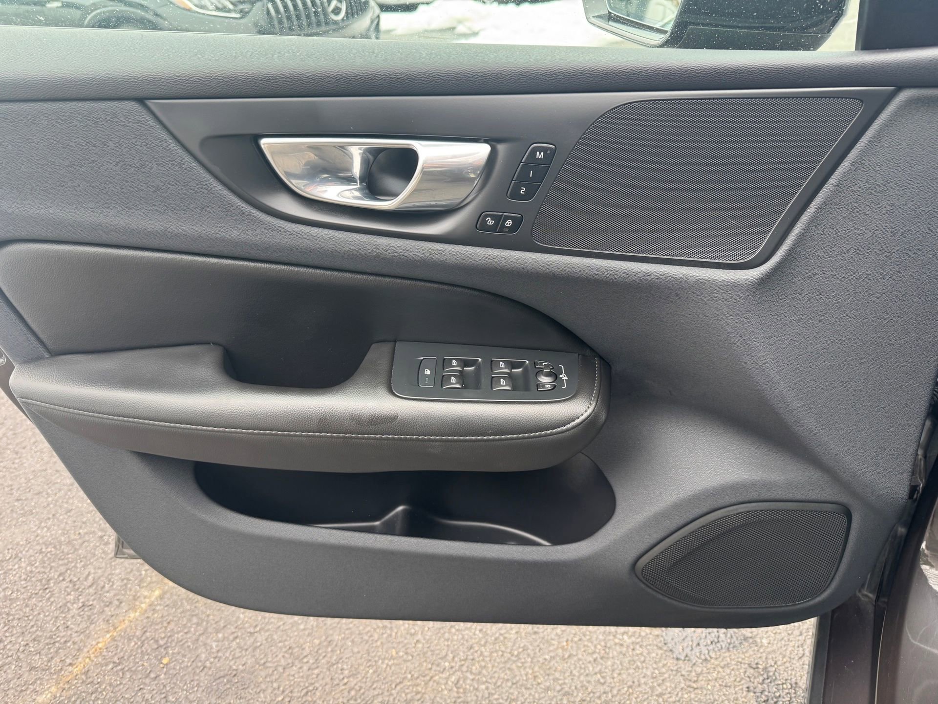 Used 2023 Volvo S60 B5 Core w/ Climate Package image 4