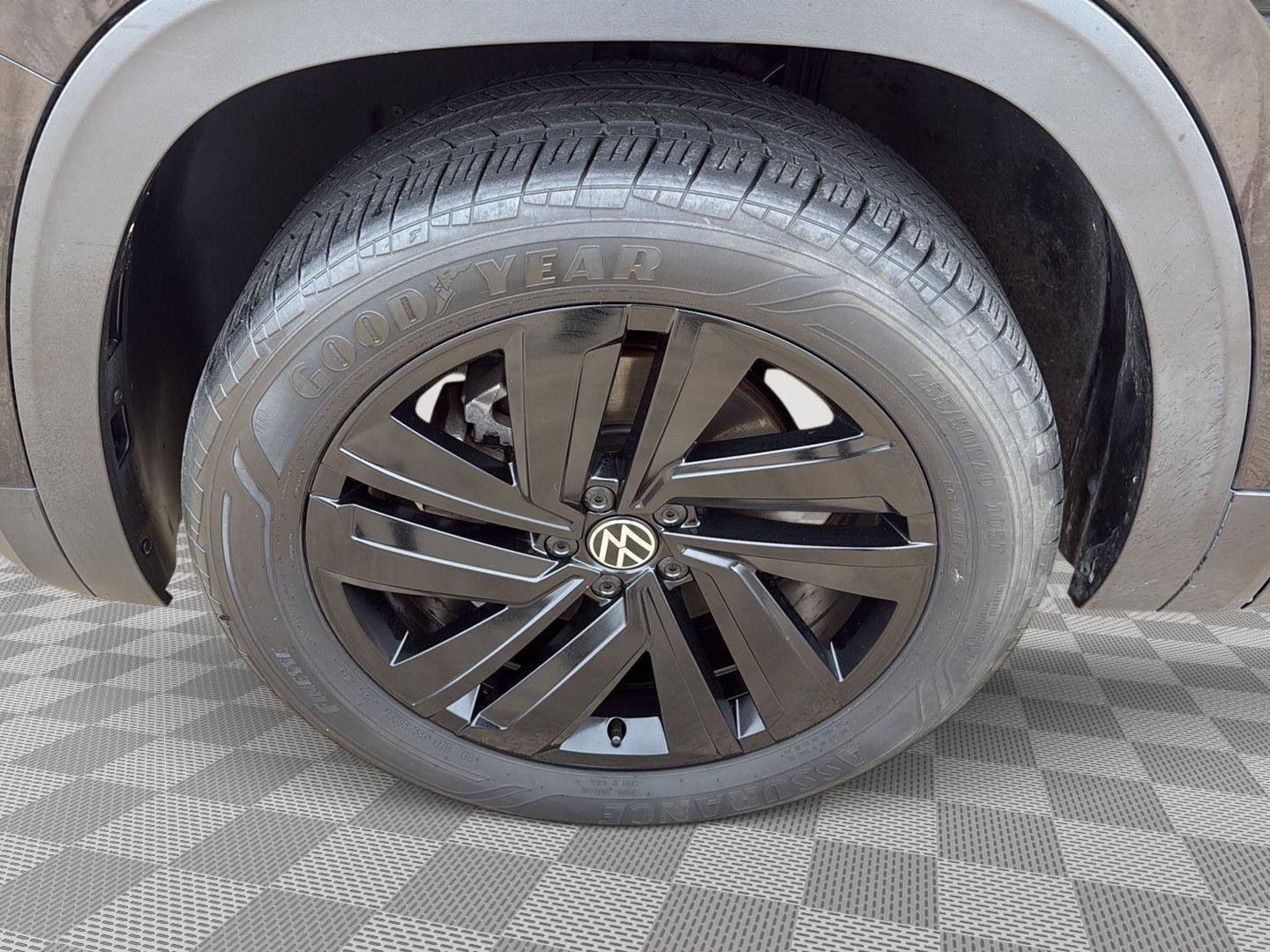 Used 2022 Volkswagen Atlas Cross Sport SE image 9