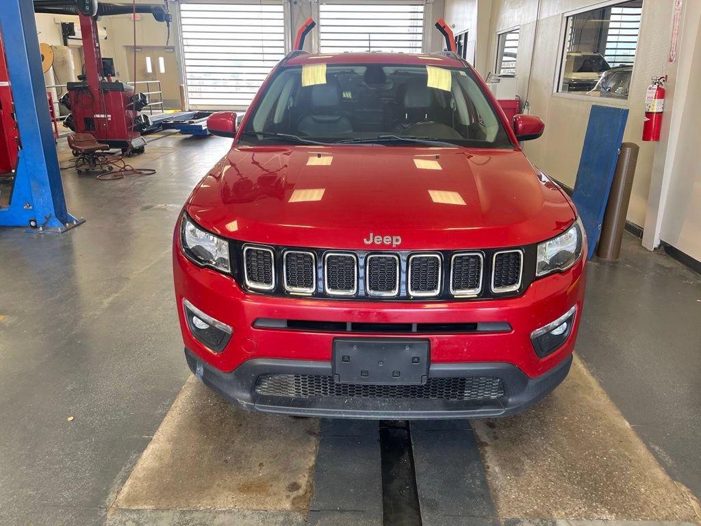 Used 2017 Jeep Compass Latitude w/ Cold Weather Group FWD image 9