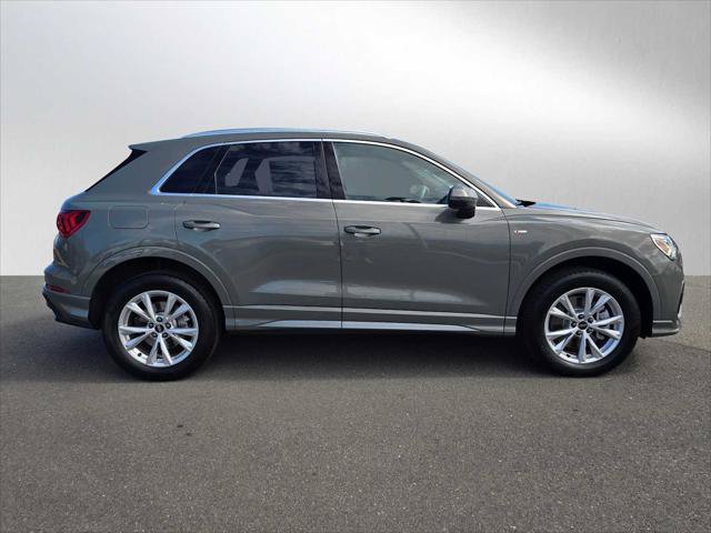 Used 2023 Audi Q3 2.0T Premium Plus w/ Premium Plus Package AWD/4WD image 2