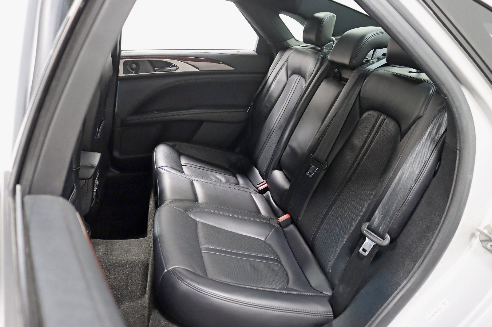 Used 2019 Lincoln MKZ Reserve FWD image 28