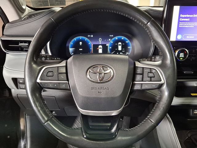 Used 2023 Toyota Highlander Platinum image 18