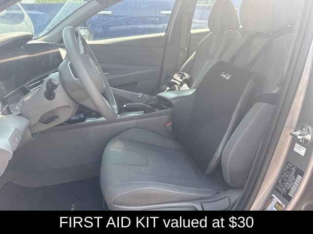 Used 2024 Hyundai Elantra SEL FWD image 9
