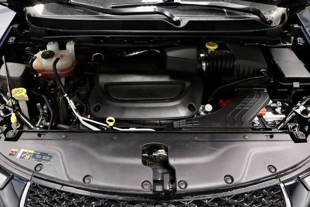 Used 2023 Chrysler Pacifica Touring-L image 14