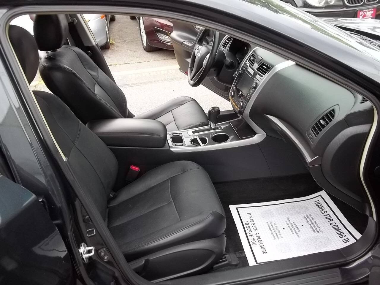 Used 2013 Nissan Altima 2.5 SL w/ Technology Pkg FWD image 10