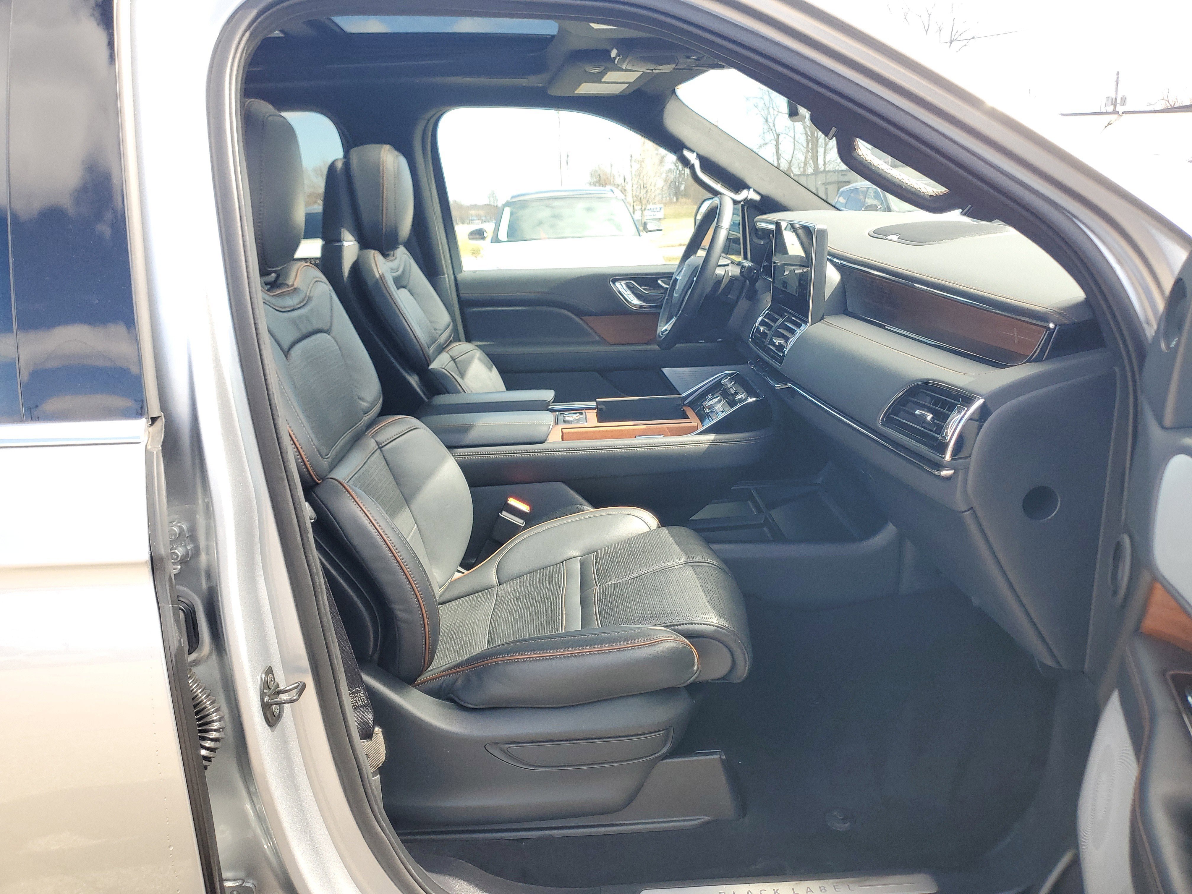 Certified 2023 Lincoln Navigator Black Label AWD/4WD image 9