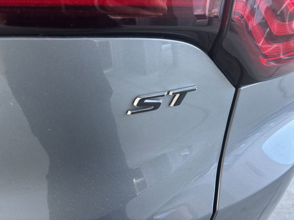 Used 2024 Buick Encore GX Sport Touring w/ Comfort Package image 9