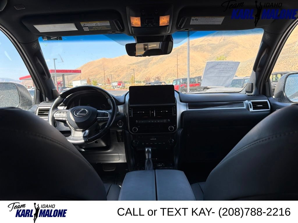 Used 2023 Lexus GX 460 Premium w/ Accessory Package AWD/4WD image 22