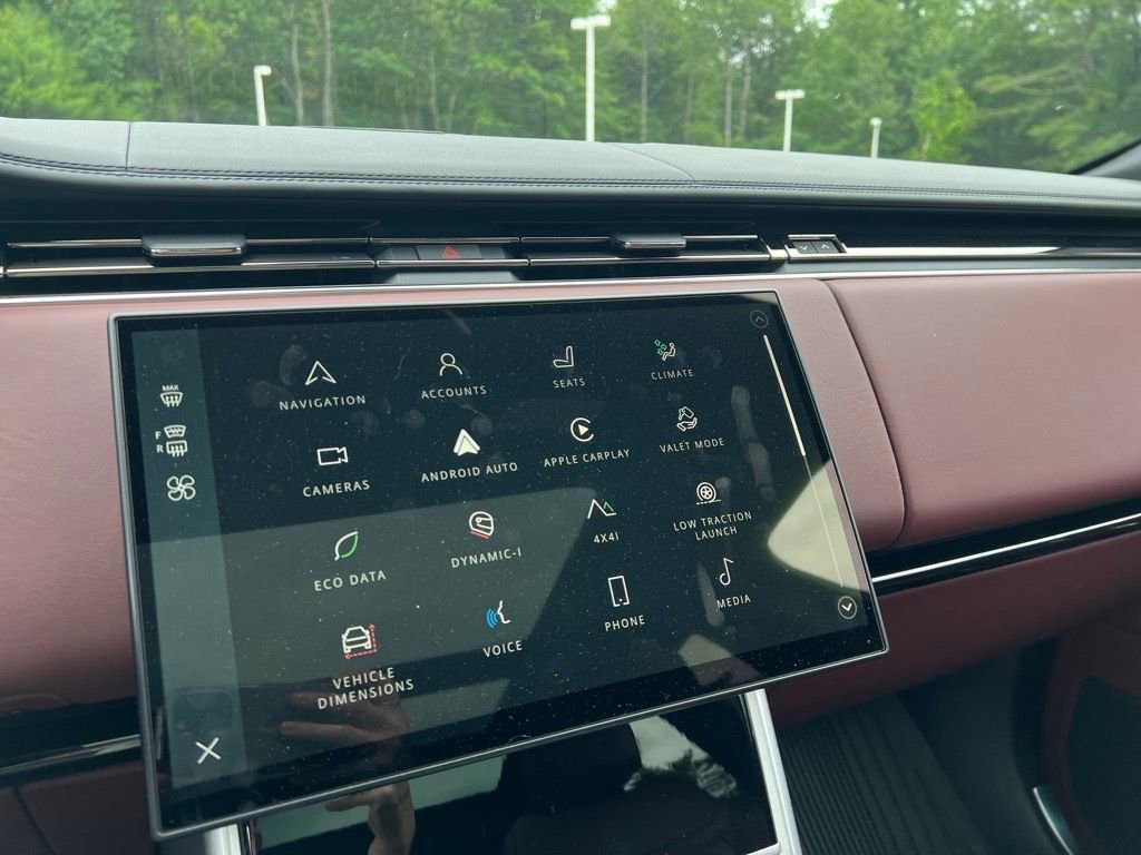 New 2025 Land Rover Range Rover SE image 16