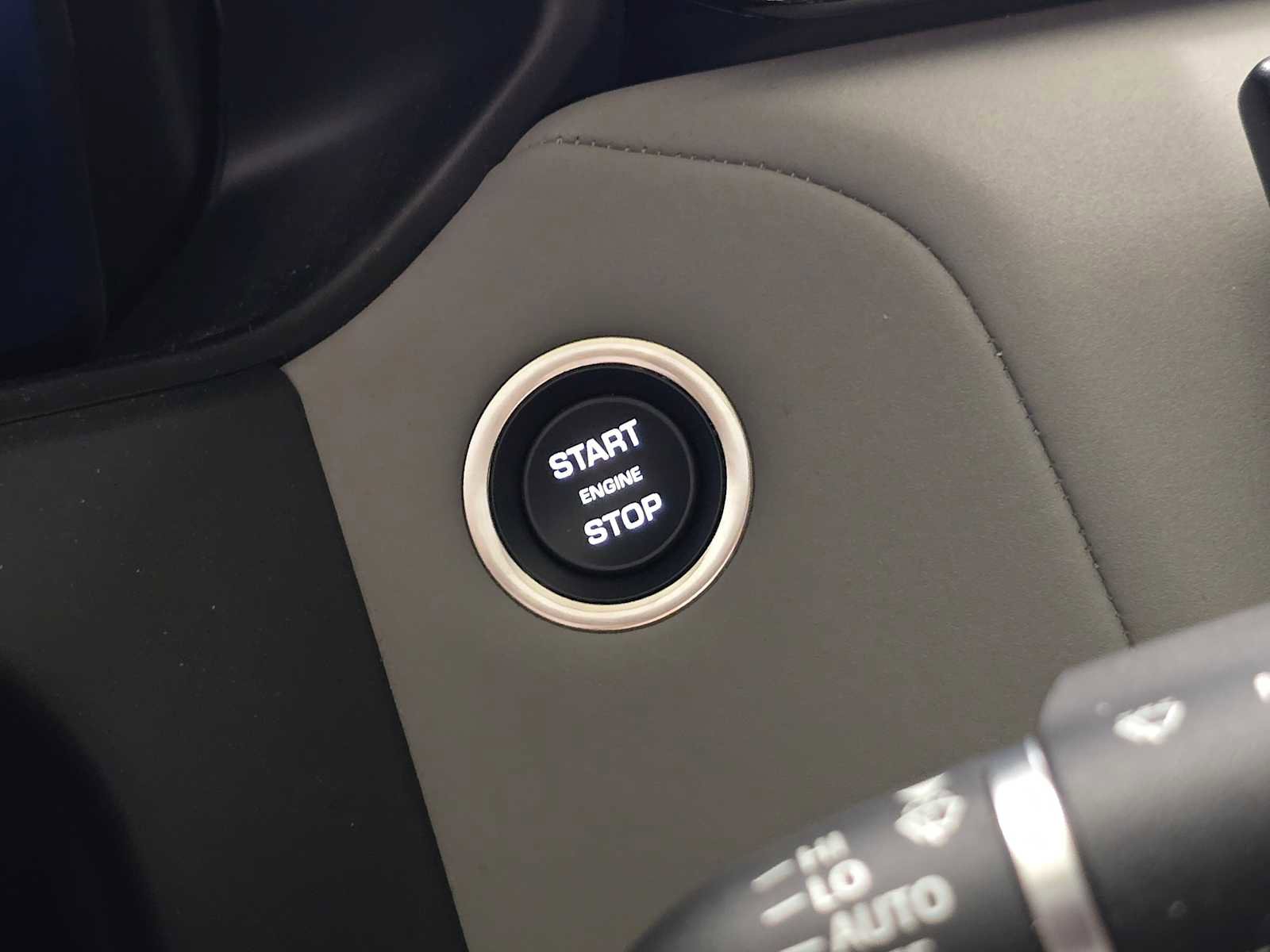 Certified 2025 Land Rover Range Rover Velar S image 29