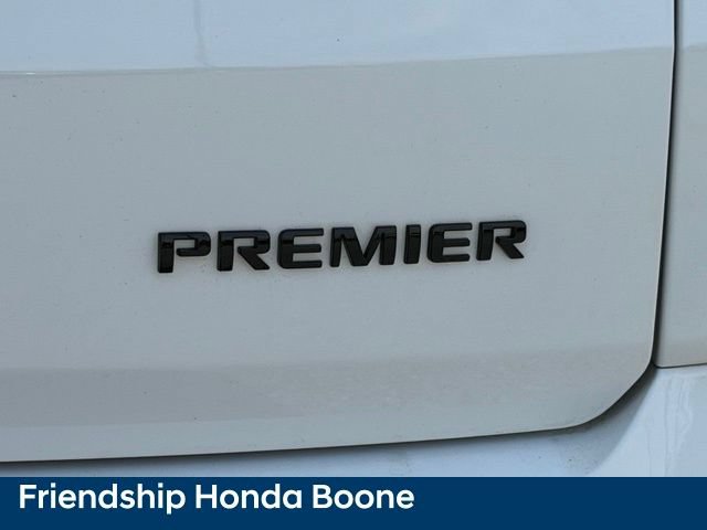 Used 2023 Chevrolet Traverse Premier FWD image 13