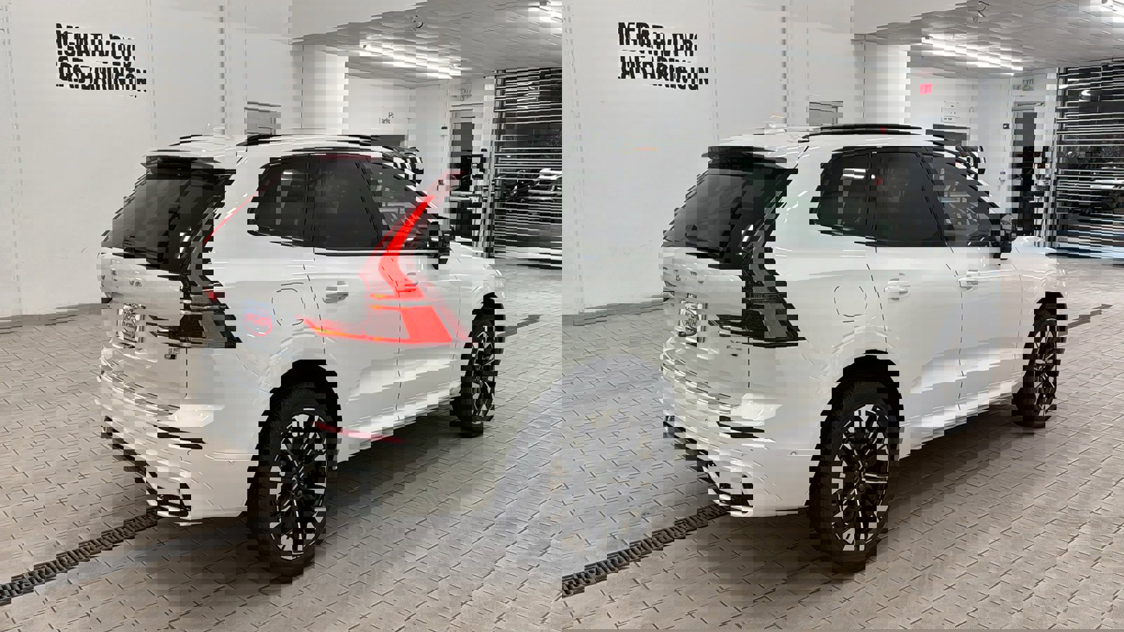 Used 2026 Volvo XC60 B5 Plus w/ Protection Package Premier image 5