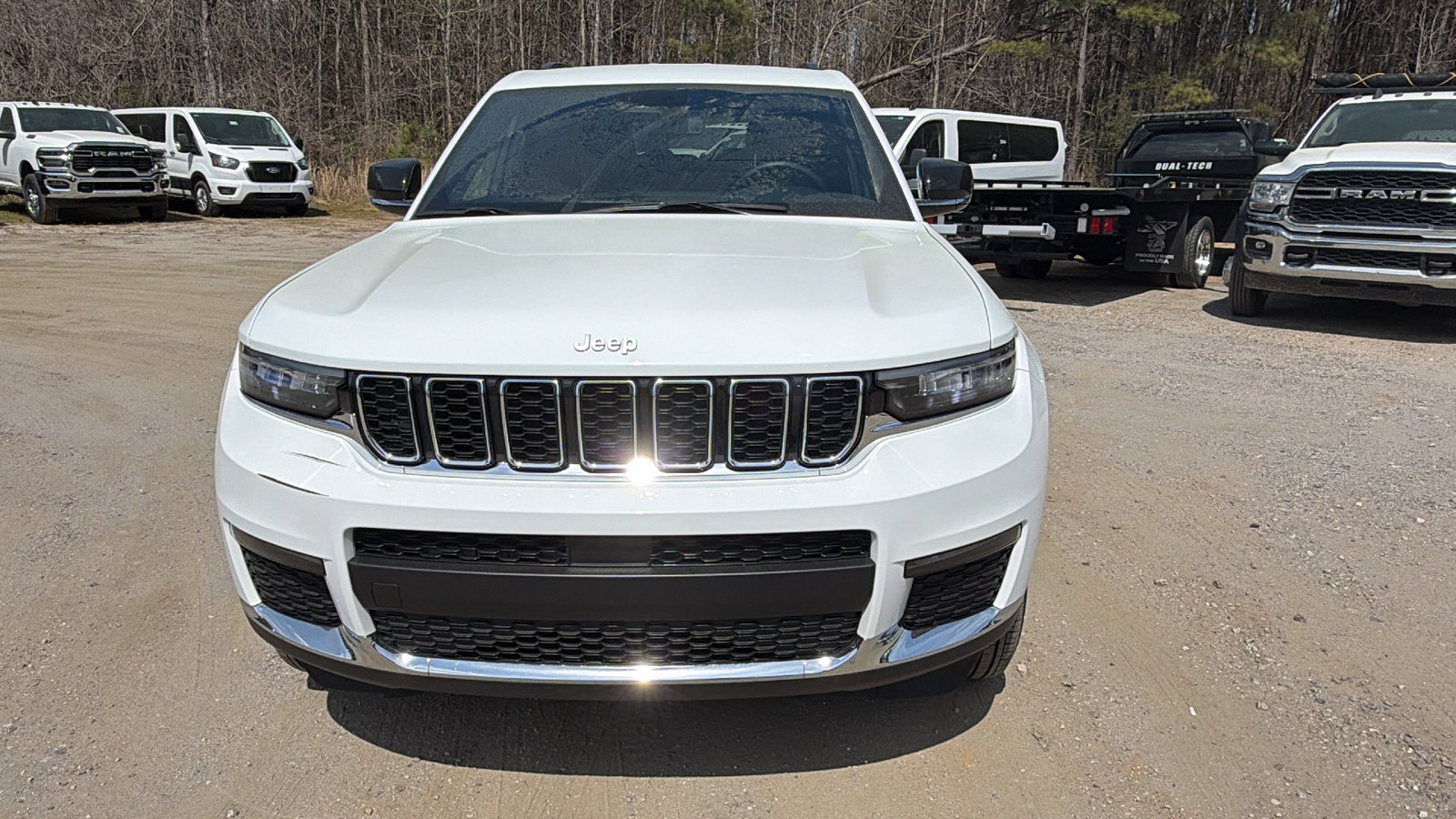 Used 2024 Jeep Grand Cherokee L Limited image 3