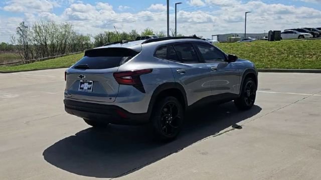 New 2026 Chevrolet Trax LT FWD image 8