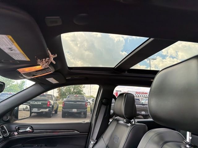 Used 2020 Jeep Grand Cherokee Overland AWD/4WD image 9