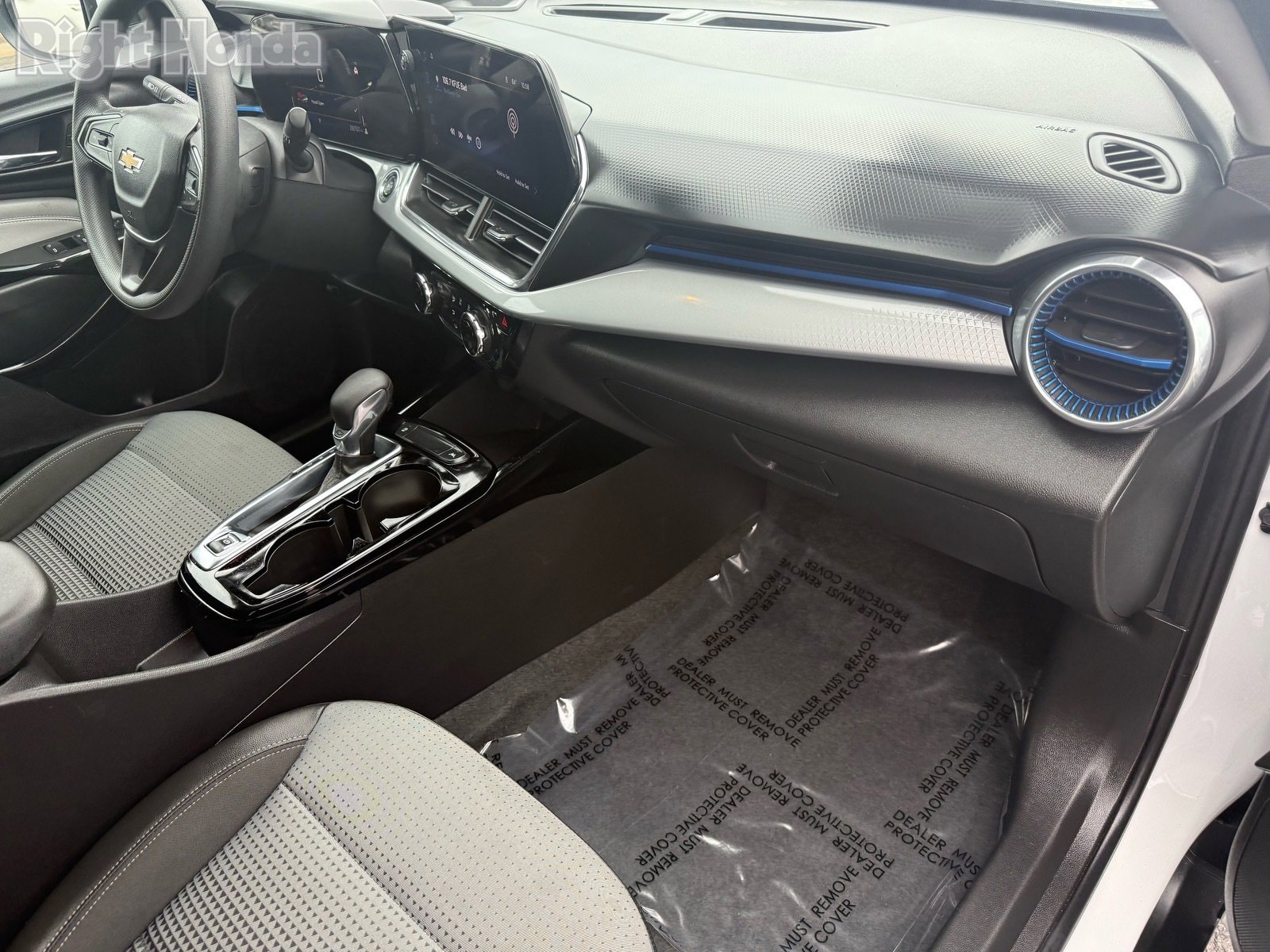 Used 2025 Chevrolet Trax LT image 29